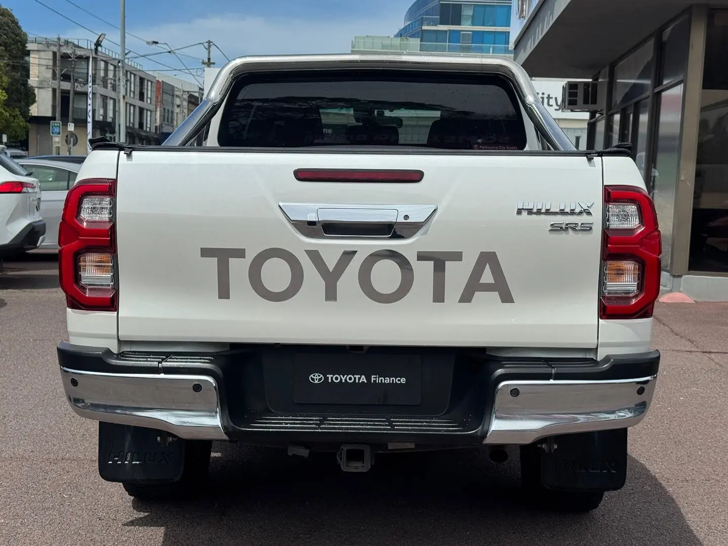 2020 Toyota Hilux Gallery Image 6