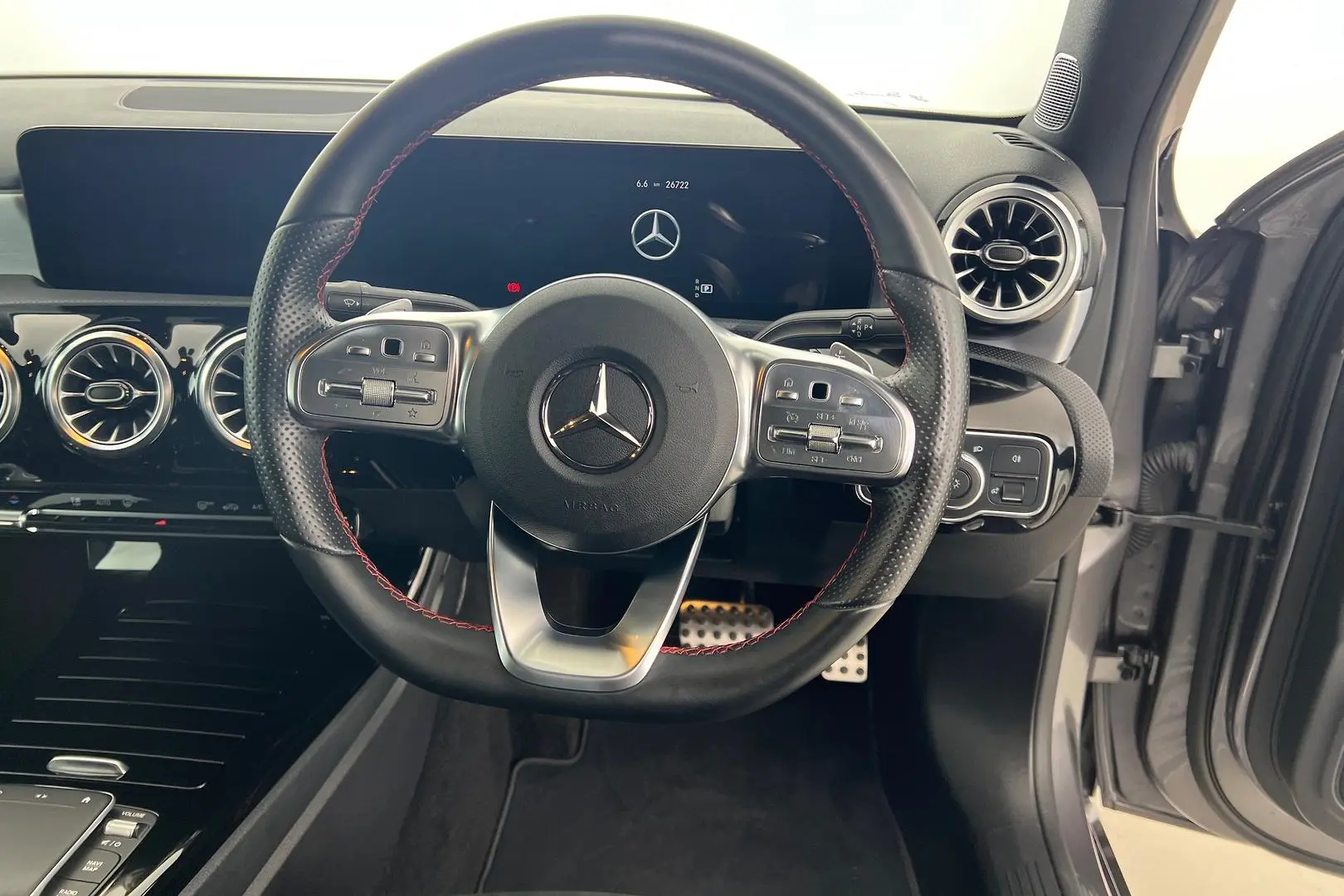 2022 Mercedes-Benz A-Class Gallery Image 17