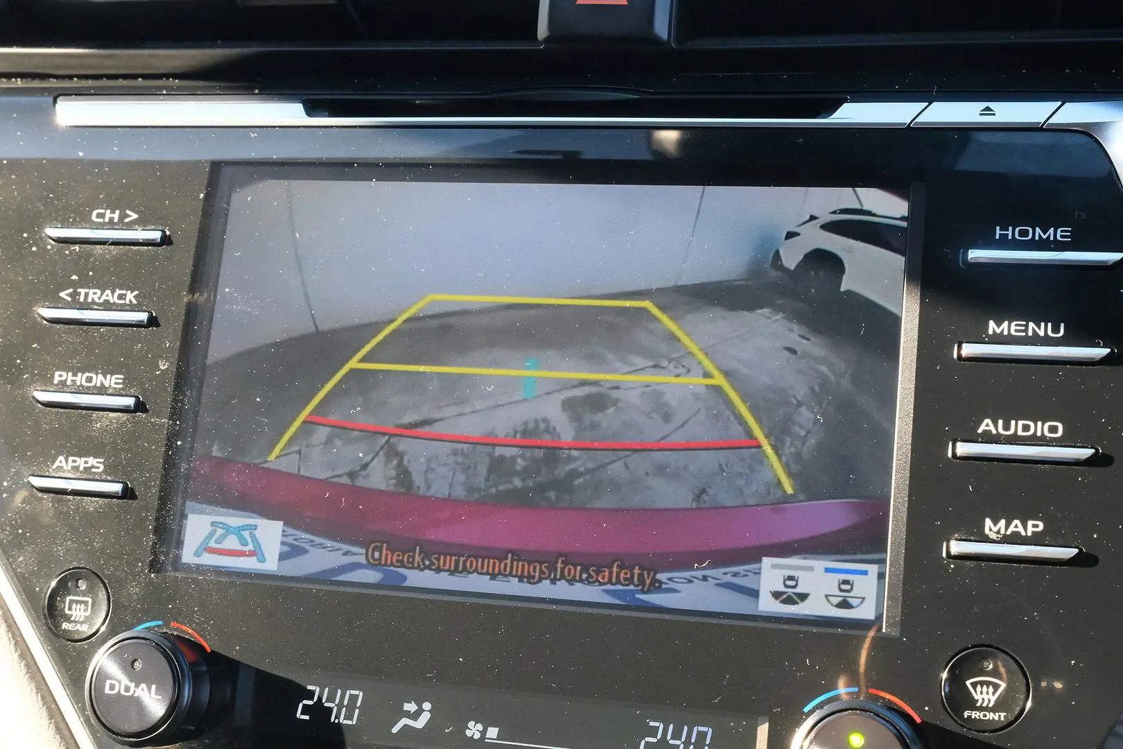 2018 Toyota Camry Gallery Image 9