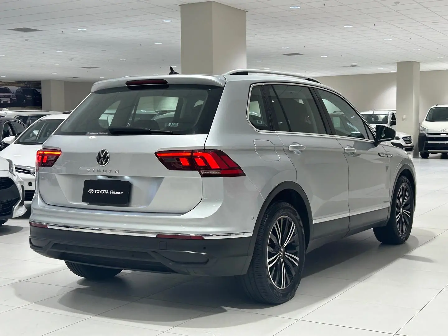 2023 Volkswagen Tiguan Gallery Image 10