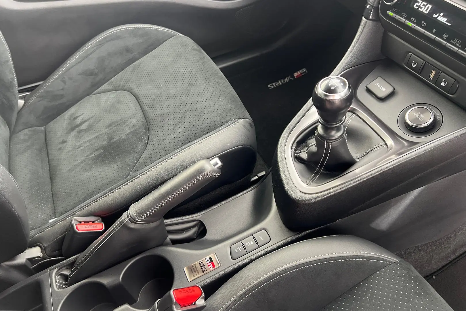 2021 Toyota Yaris Gallery Image 21