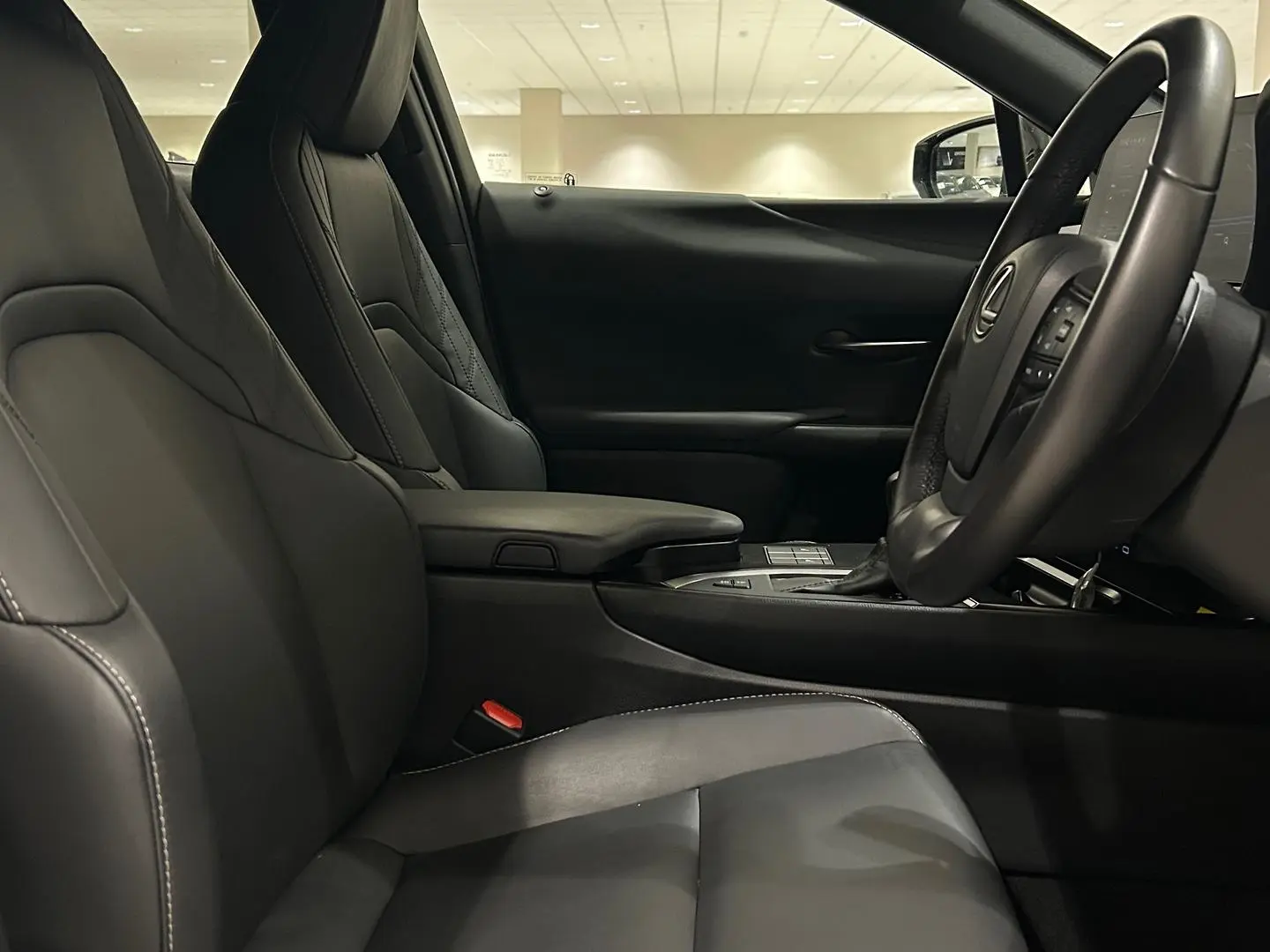 2023 Lexus UX Gallery Image 12