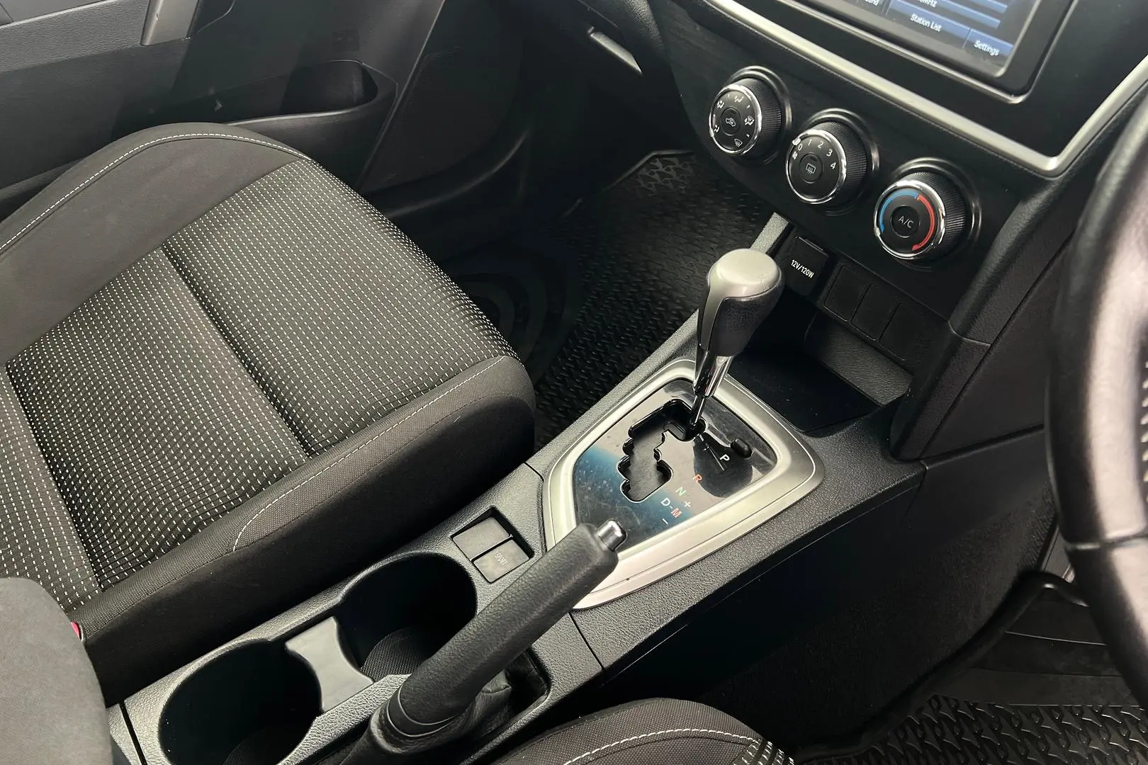 2014 Toyota Corolla Gallery Image 22
