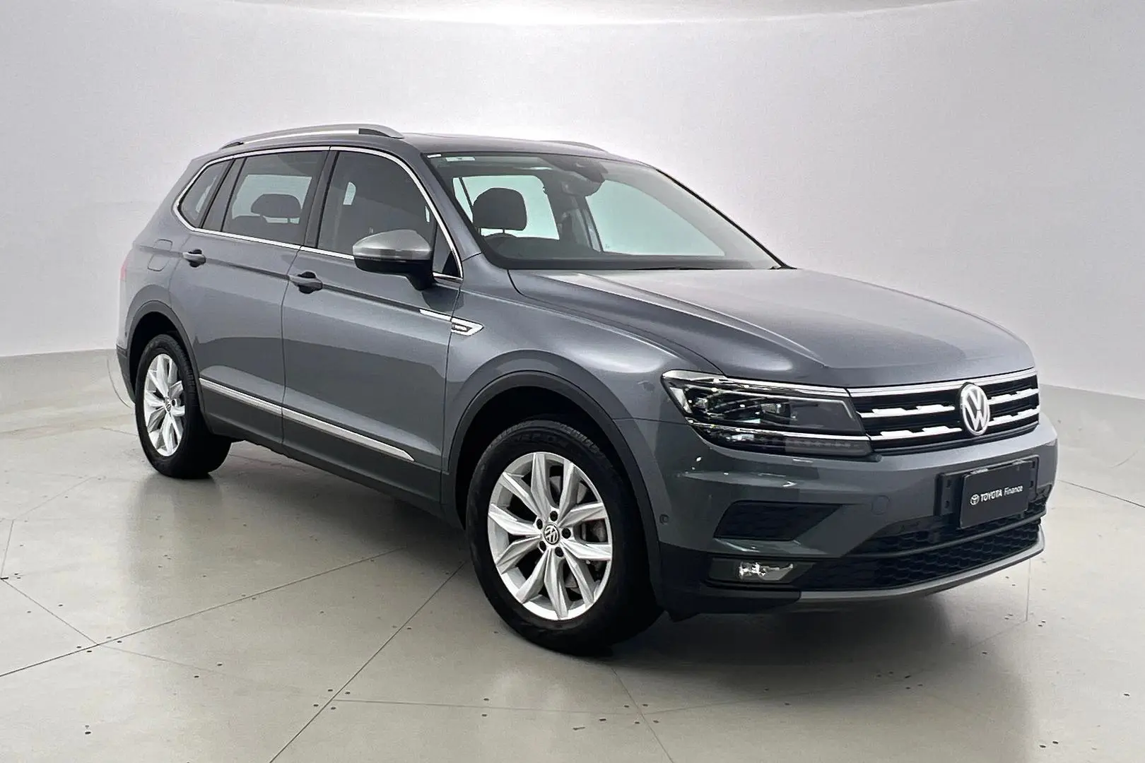 2021 Volkswagen Tiguan Gallery Image 1