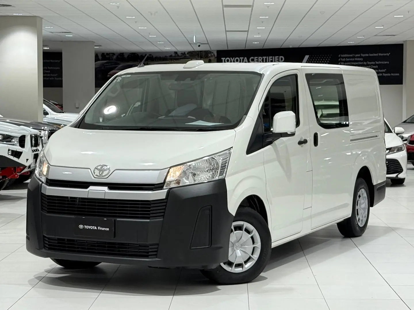 2022 Toyota Hiace Gallery Image 5