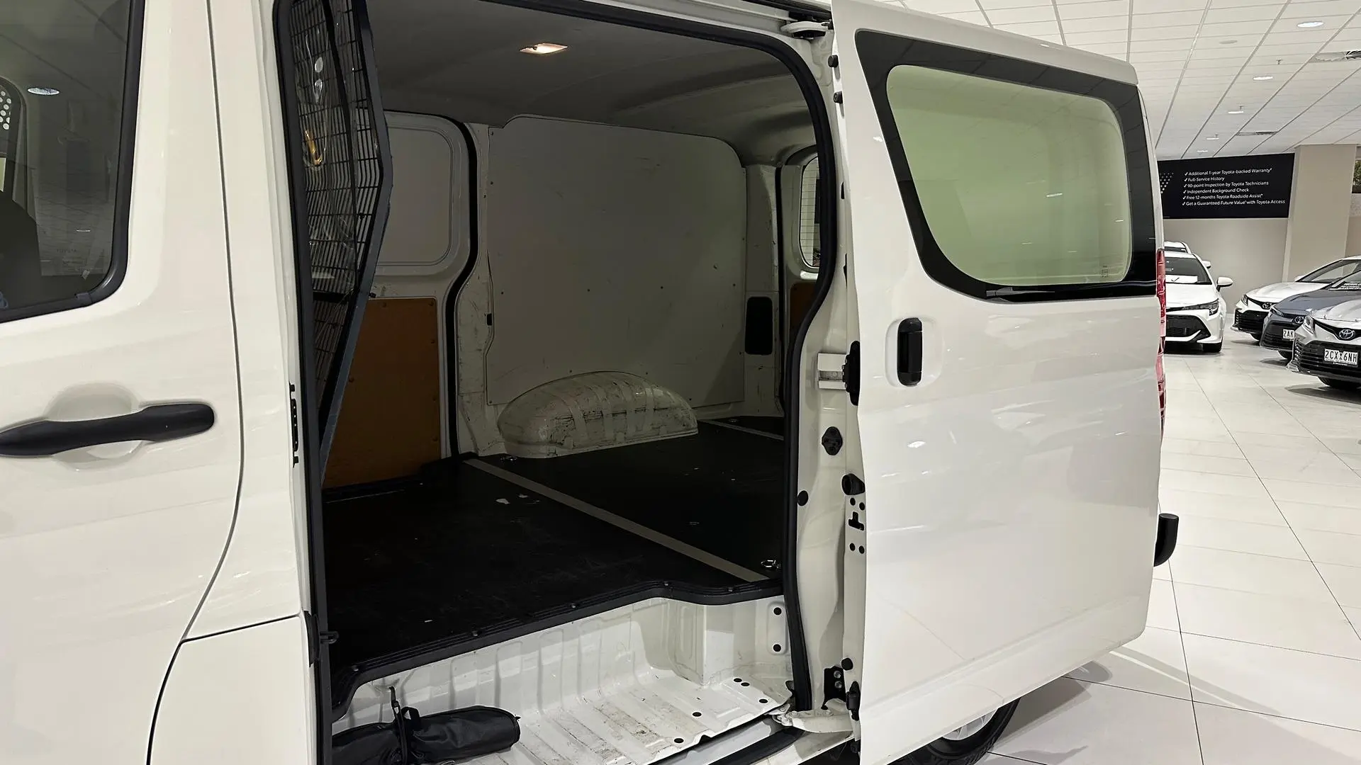 2021 Toyota Hiace Gallery Image 14