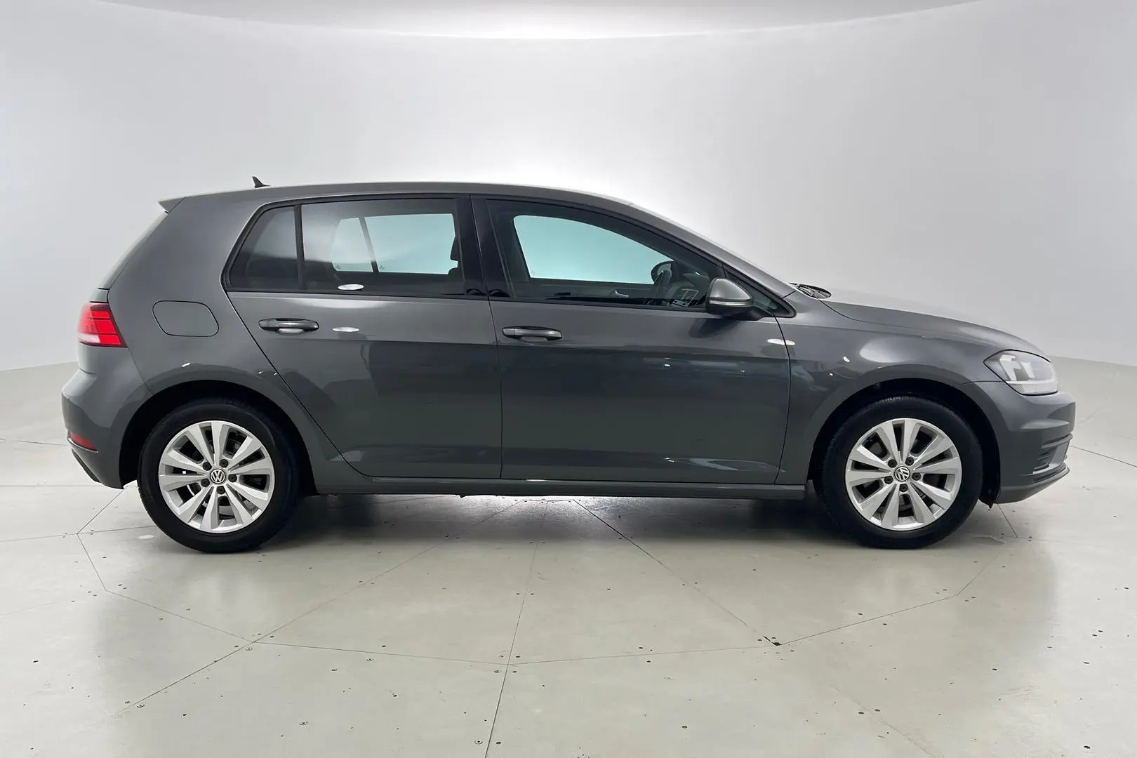 2017 Volkswagen Golf Gallery Image 5