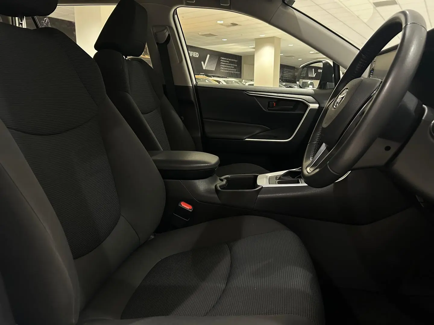 2022 Toyota RAV4 Gallery Image 12