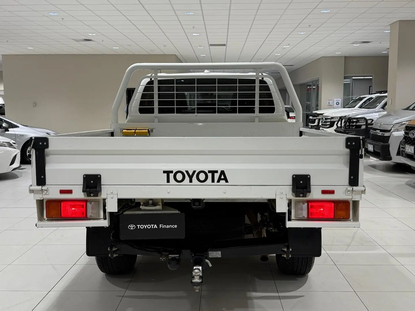 2022 Toyota Hilux Gallery Image 9