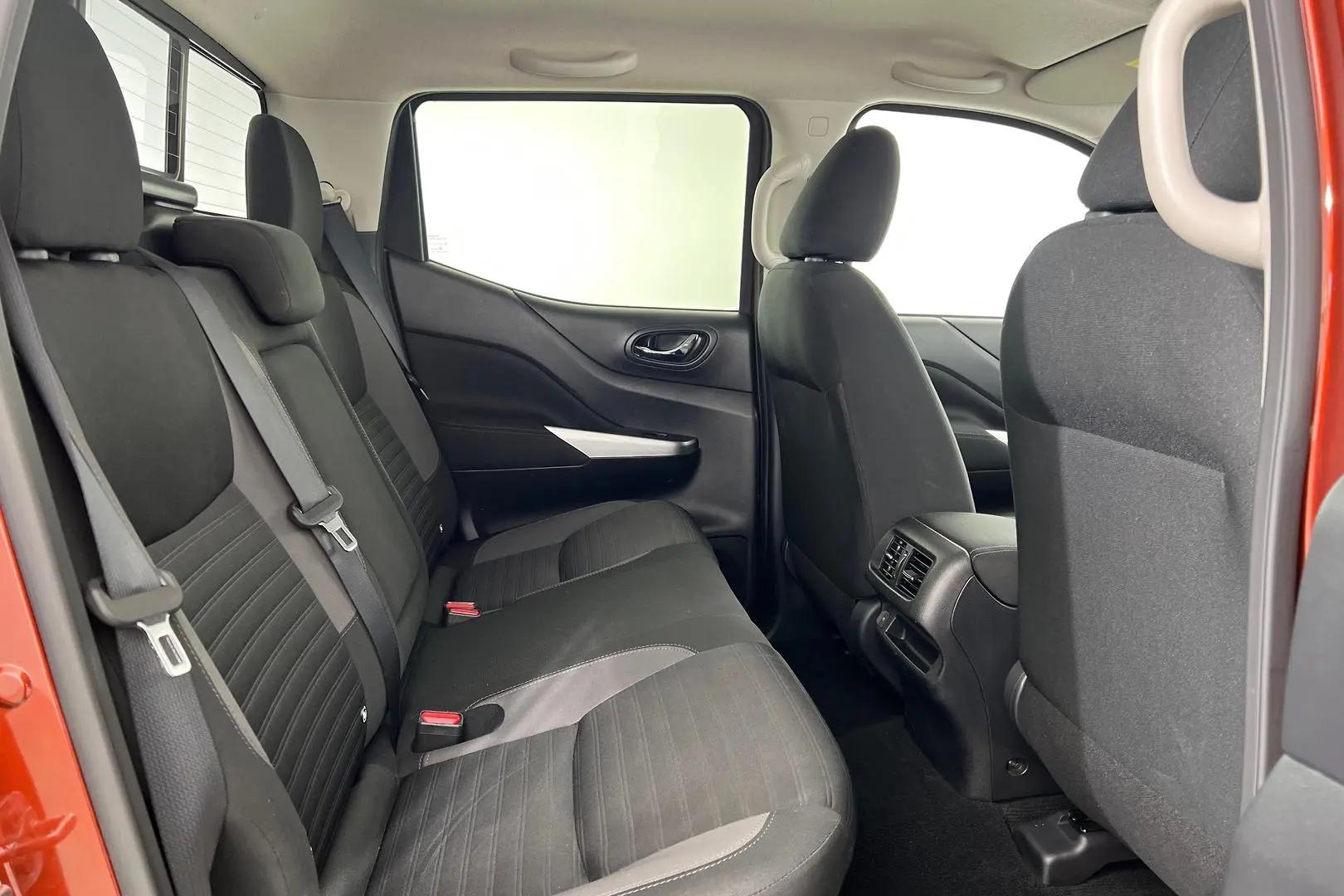 2021 Nissan Navara Gallery Image 20