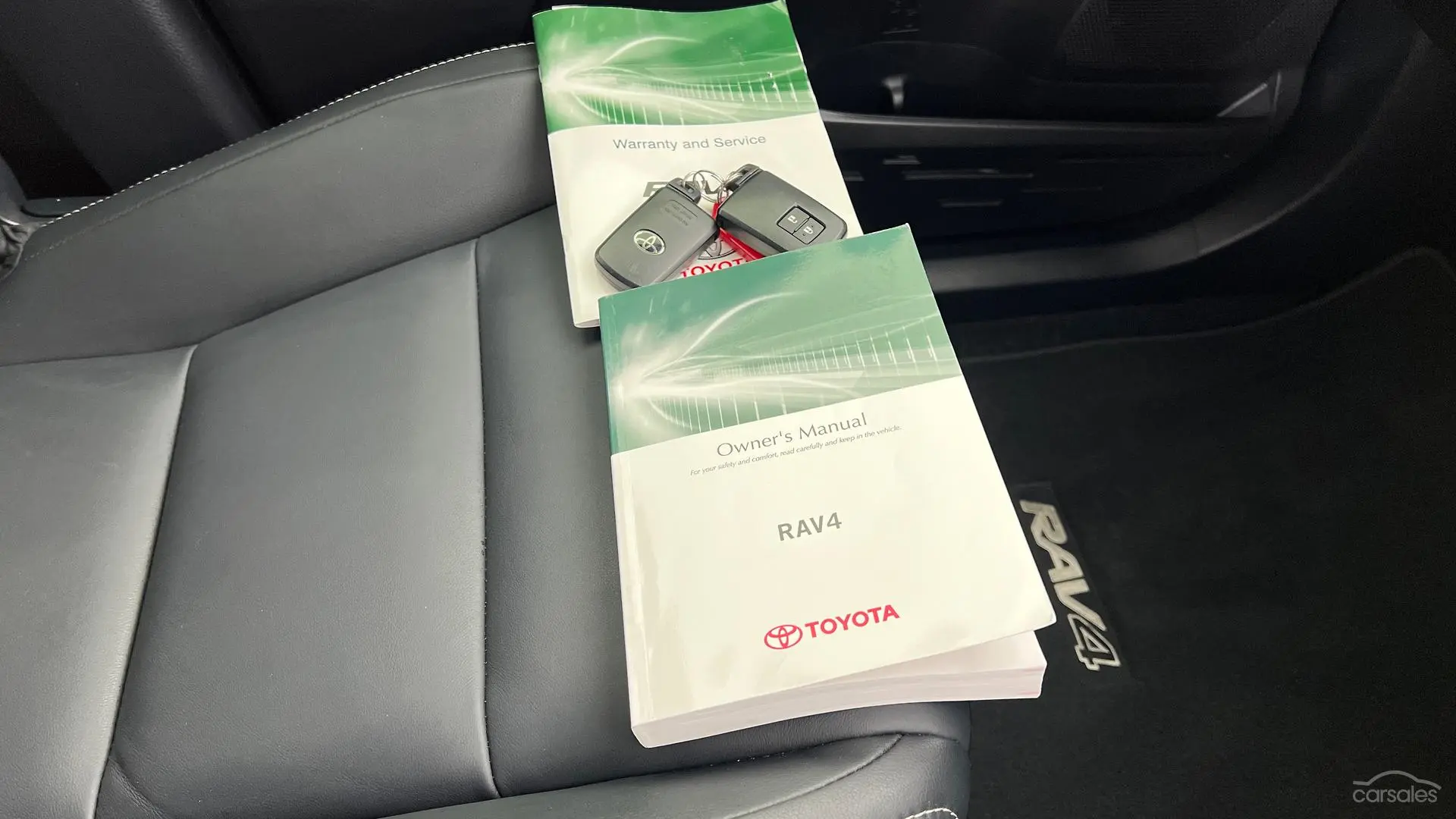 2018 Toyota RAV4 Image 21