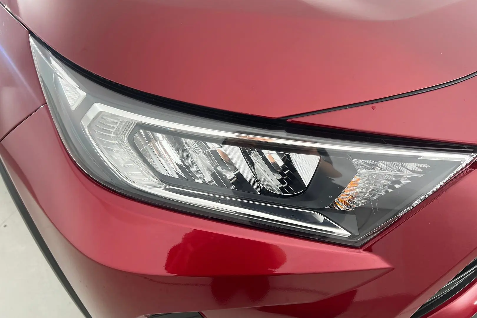 2020 Toyota RAV4 Gallery Image 2