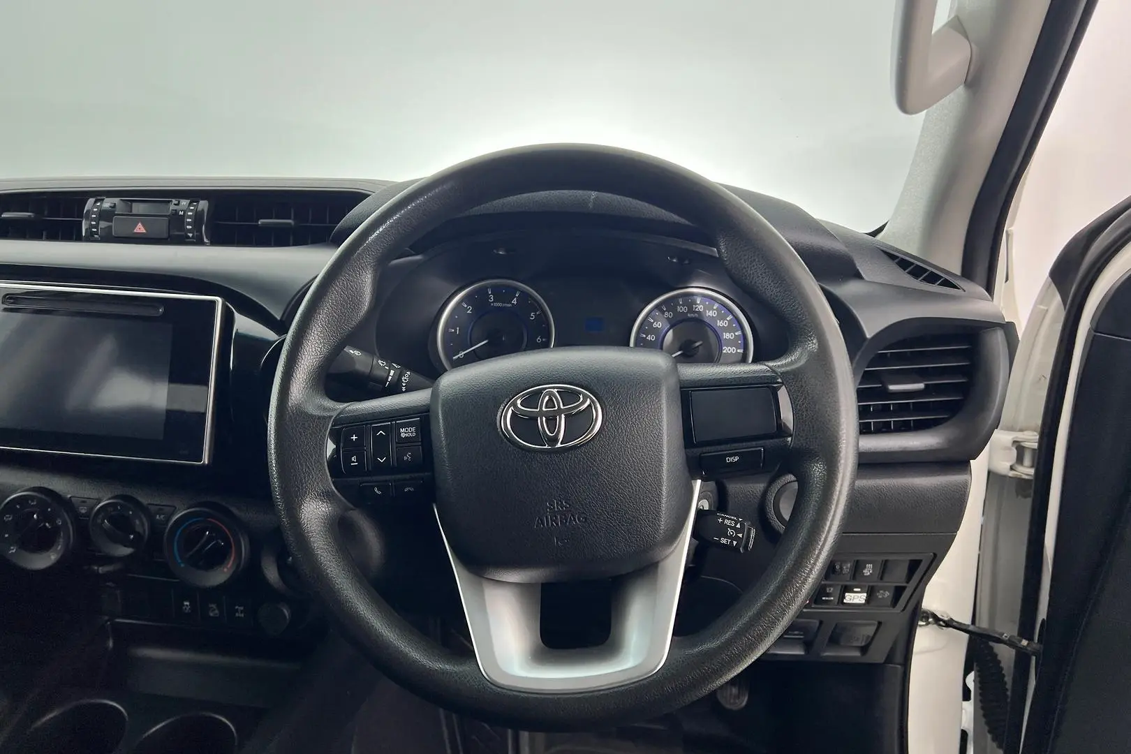 2018 Toyota Hilux Gallery Image 14