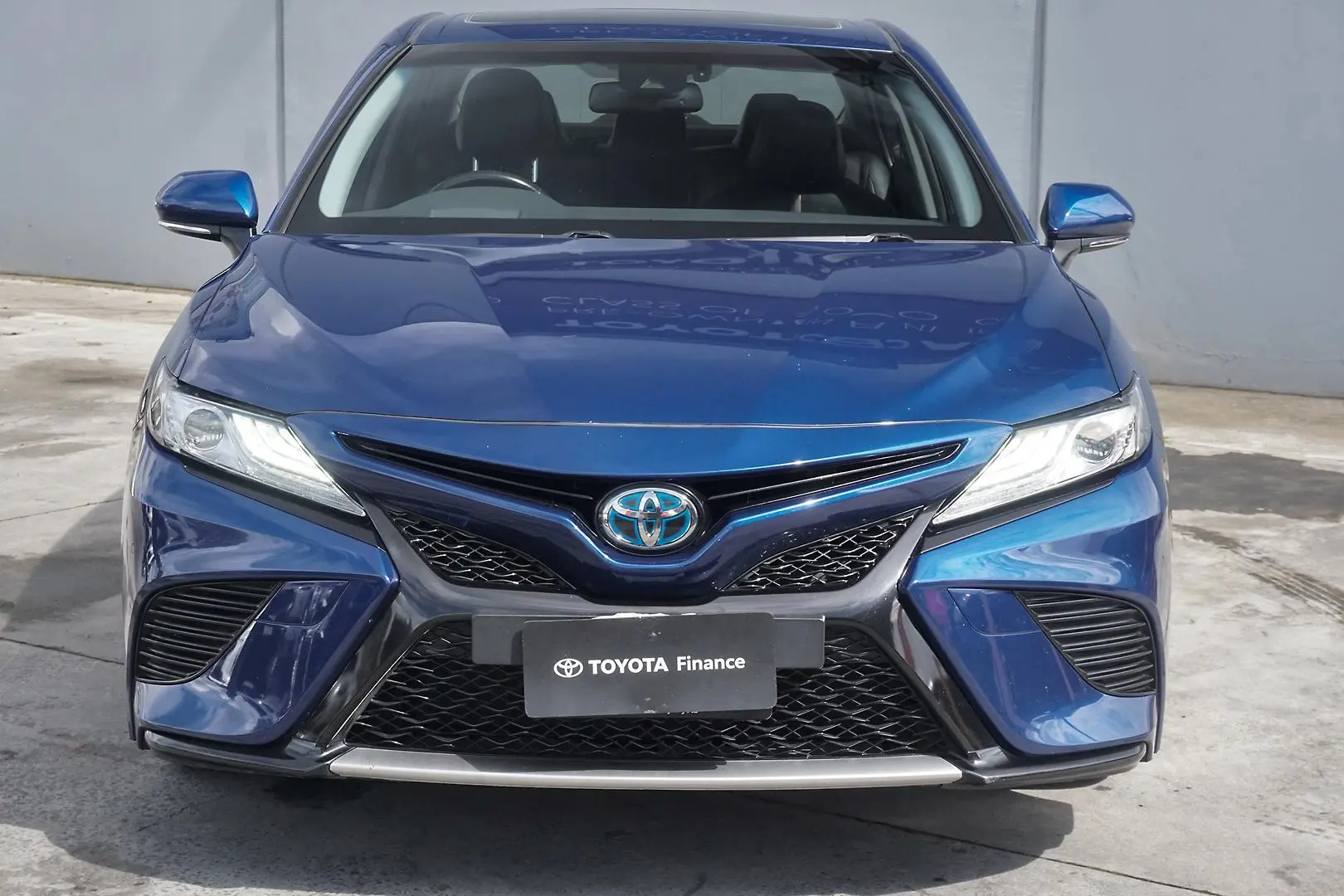 2018 Toyota Camry Gallery Image 3