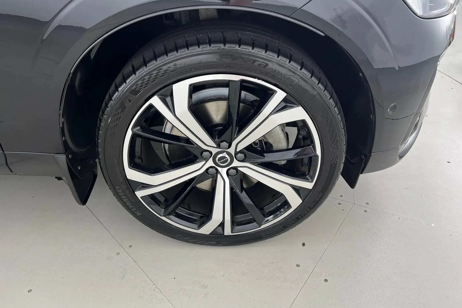 2021 Volvo XC60 Gallery Image 22