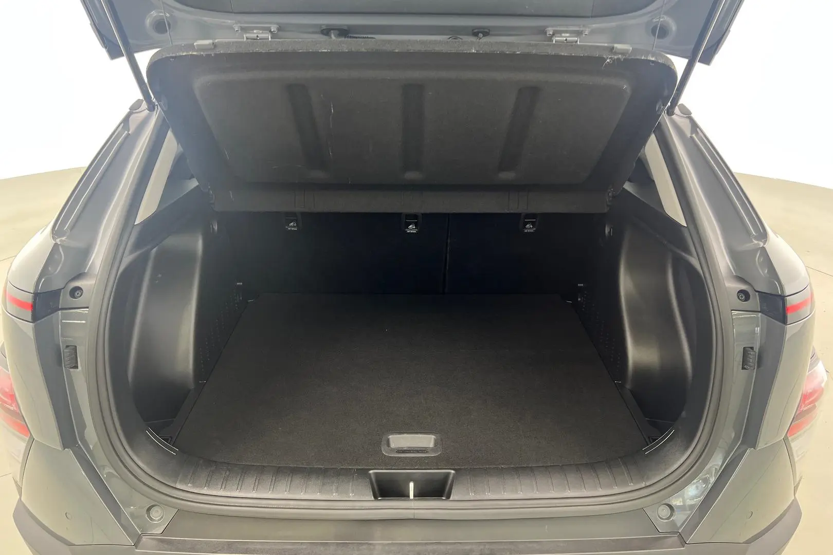 2024 Hyundai Kona Gallery Image 19