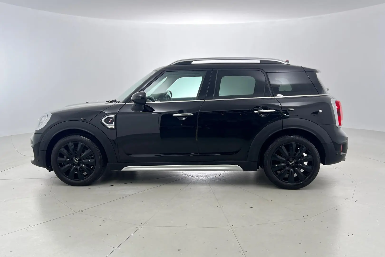 2017 MINI Countryman Gallery Image 8