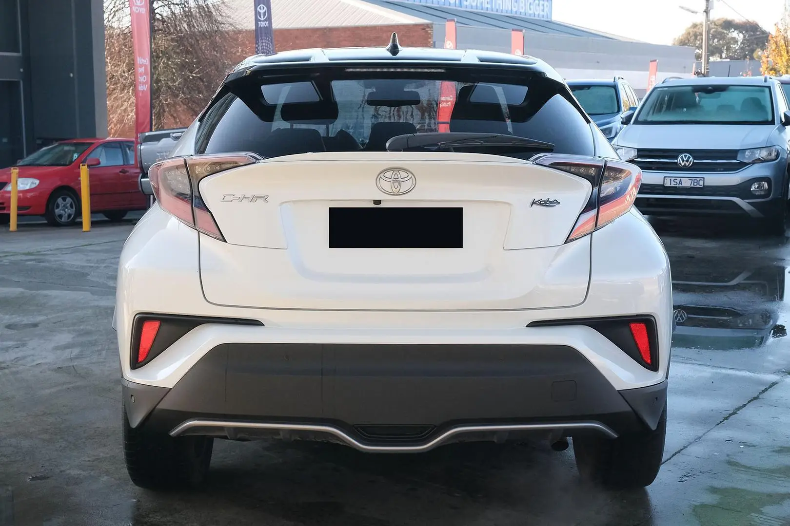 2018 Toyota C-HR Gallery Image 4