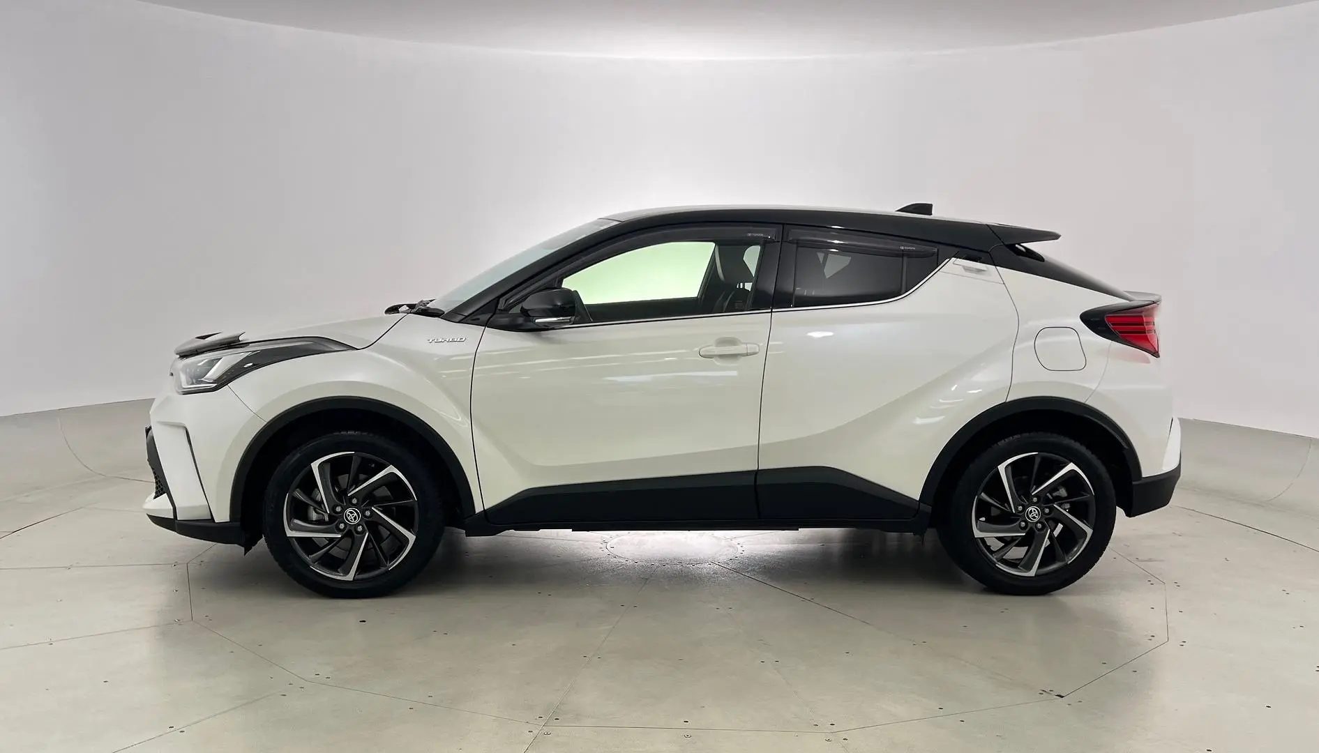 2021 Toyota C-Hr Gallery Image 7