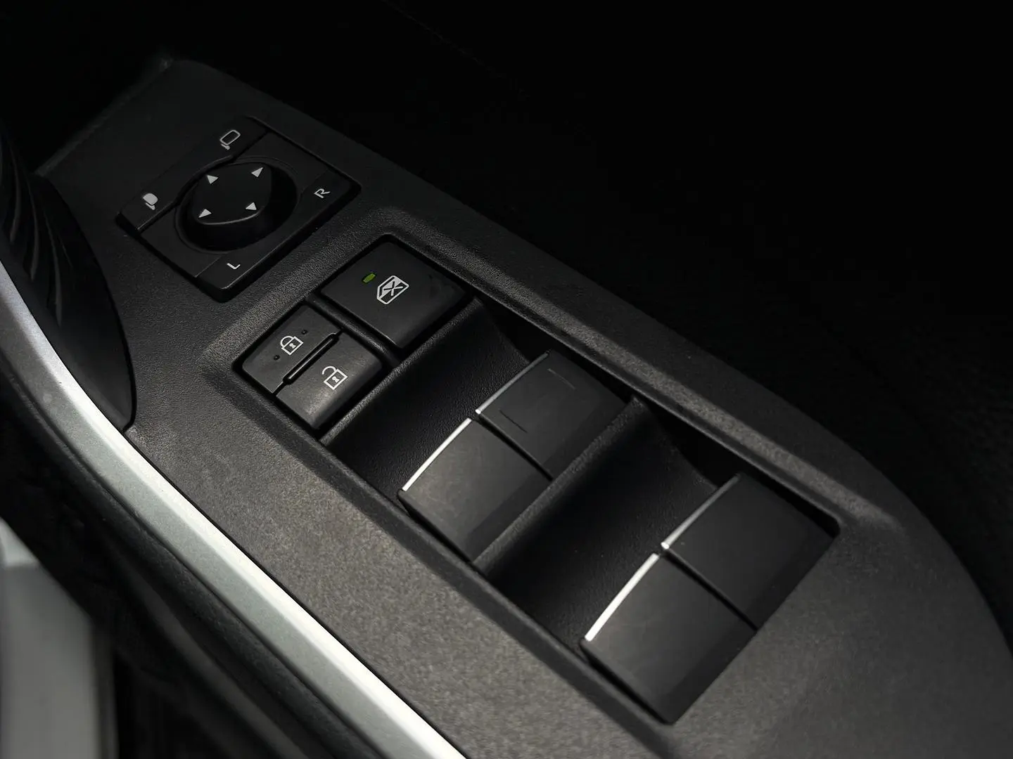 2019 Toyota RAV4 Gallery Image 26