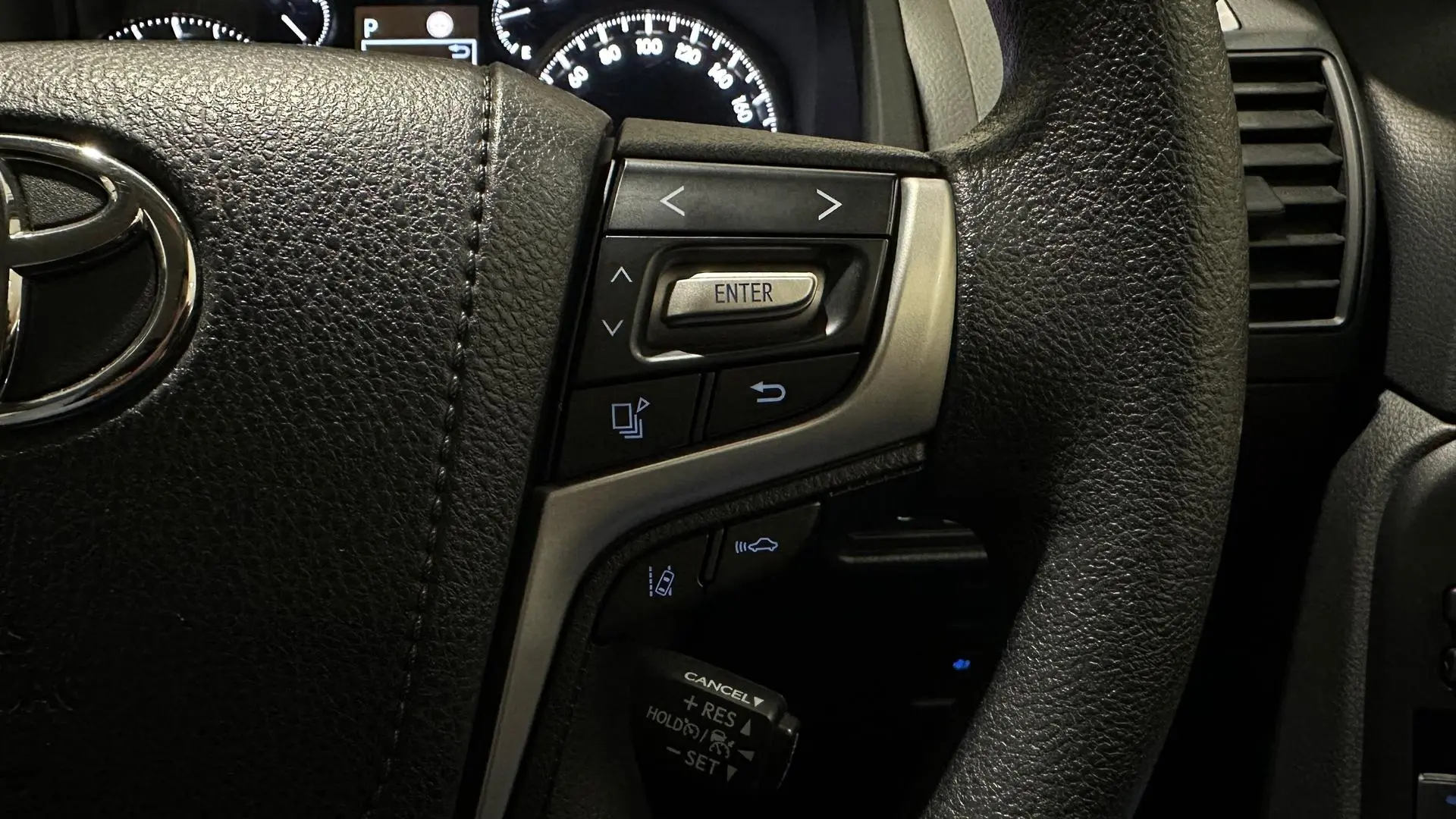 2022 Toyota Landcruiser Prado Gallery Image 19