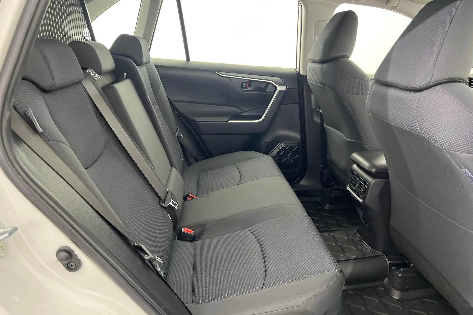 2019 Toyota RAV4 Gallery Image 19