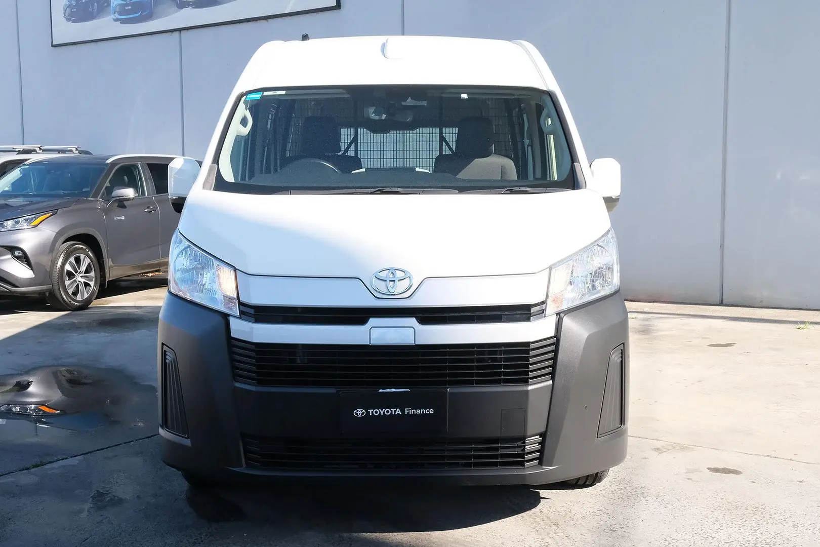 2022 Toyota Hiace Gallery Image 3