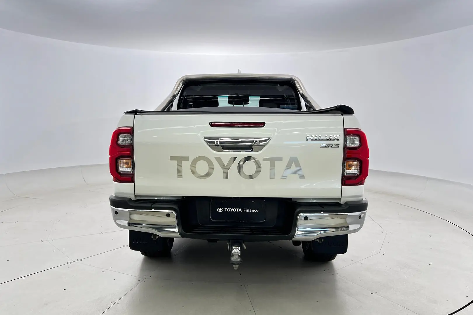 2021 Toyota Hilux Gallery Image 6