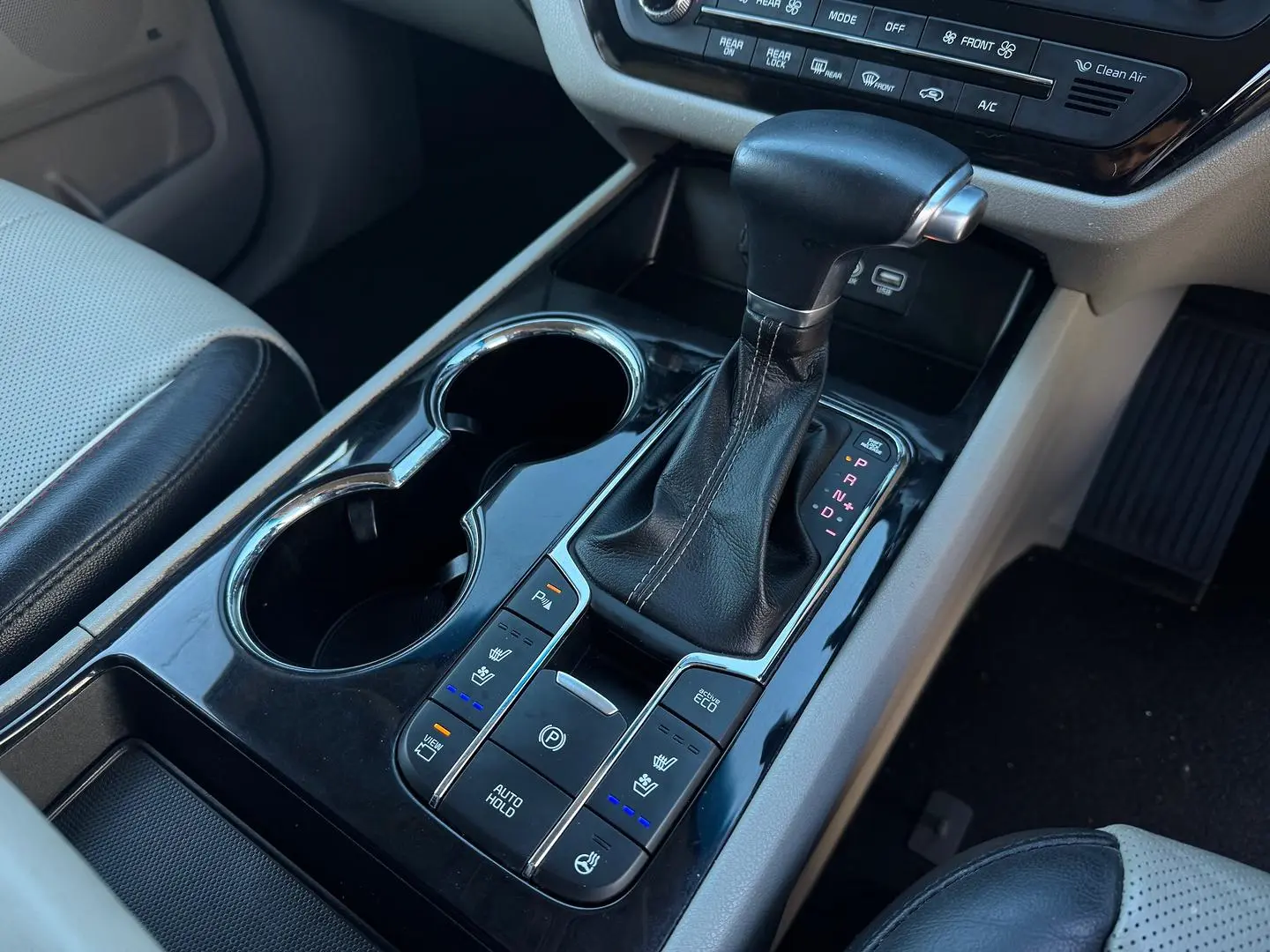 2018 Kia Carnival Gallery Image 14