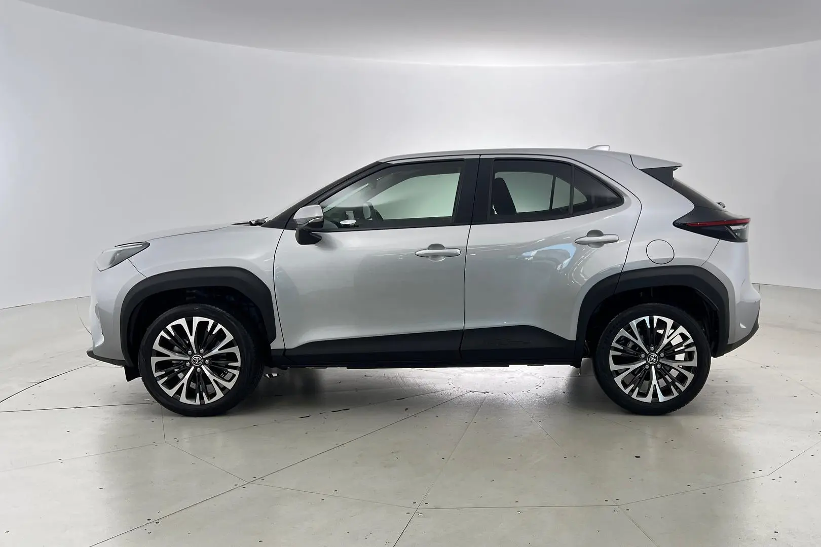 2022 Toyota Yaris Cross Gallery Image 7