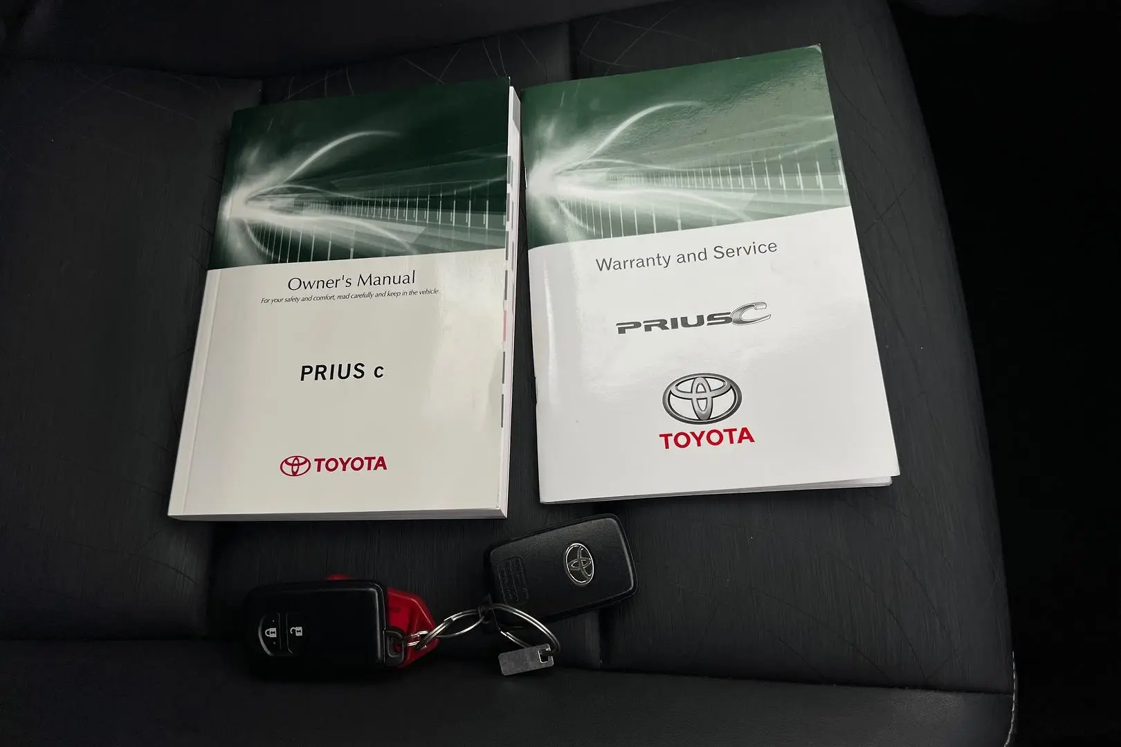 2013 Toyota Prius C Gallery Image 23