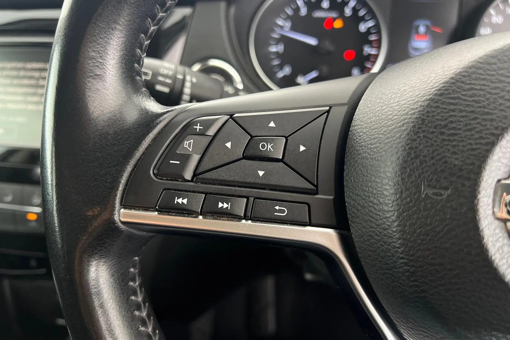 2020 Nissan QASHQAI Gallery Image 16