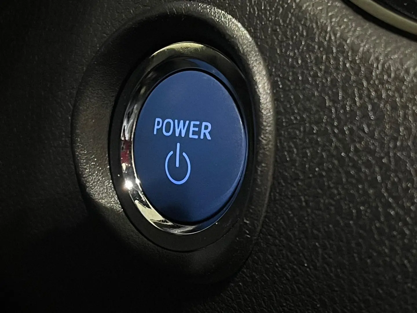 2022 Toyota C-HR Gallery Image 26