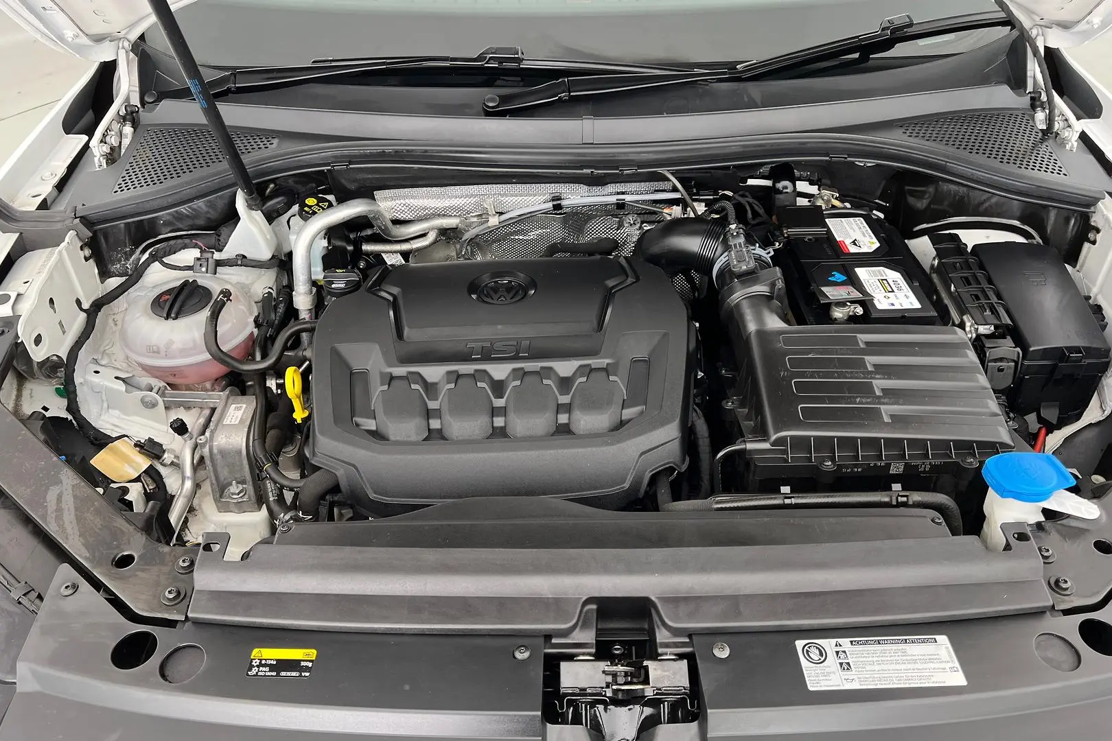 2016 Volkswagen Tiguan Gallery Image 24