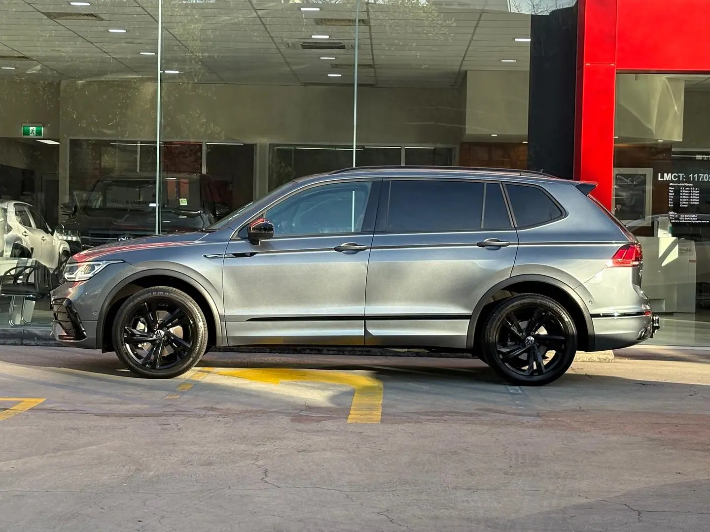 2023 Volkswagen Tiguan Gallery Image 5