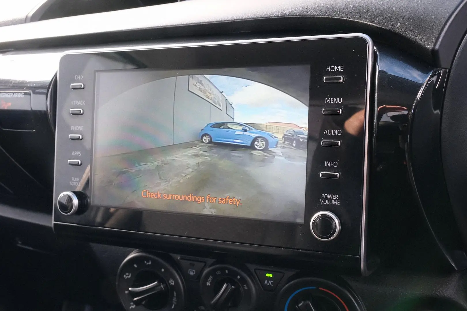 2021 Toyota Hilux Gallery Image 8