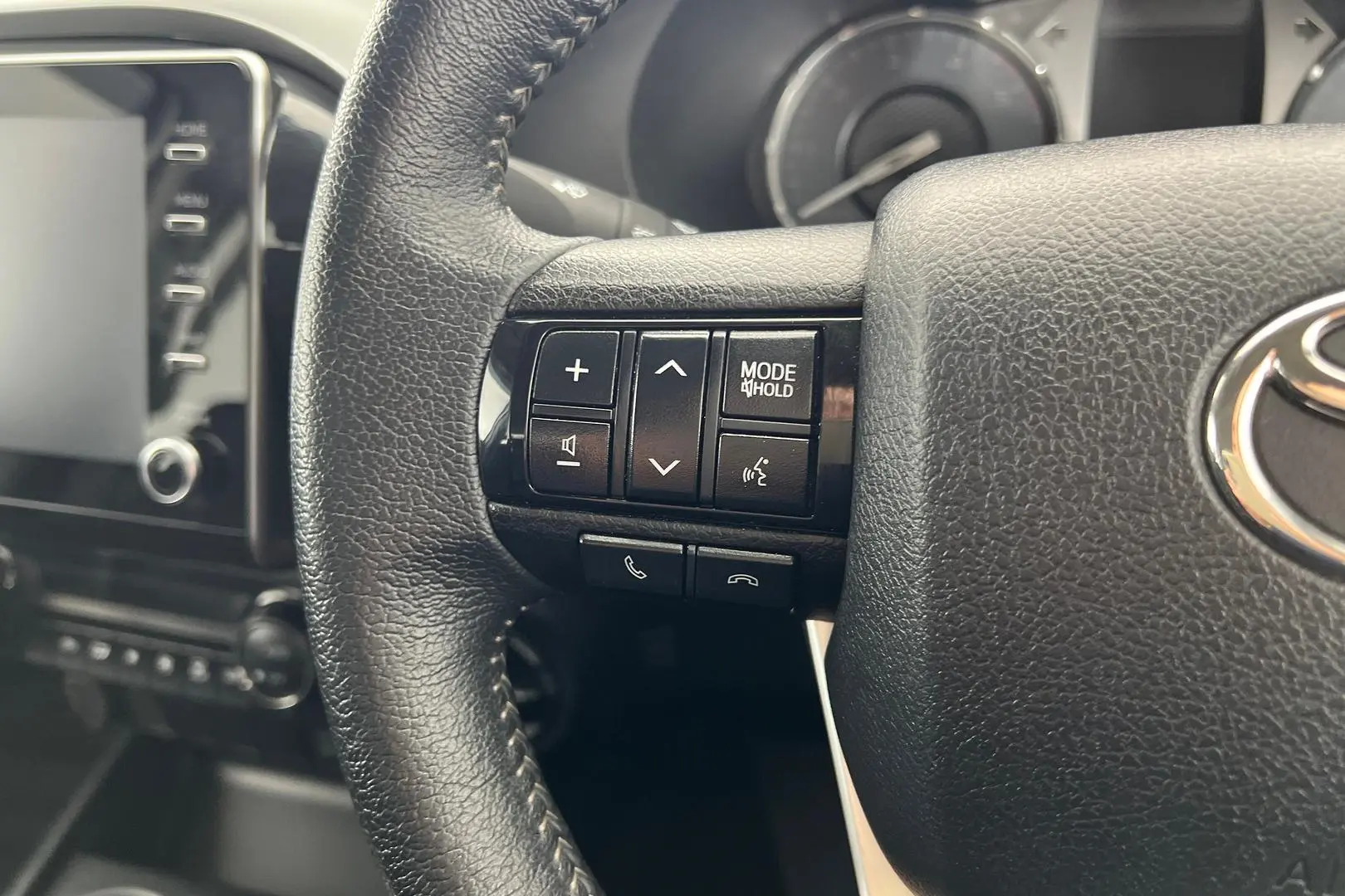 2022 Toyota Hilux Gallery Image 16