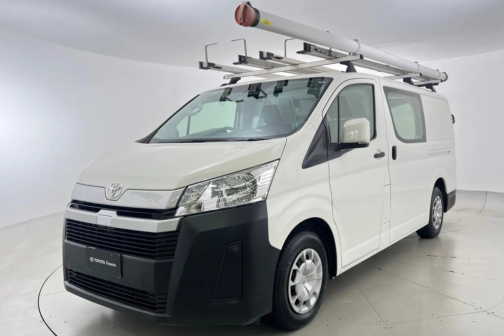 2021 Toyota Hiace Gallery Image 4
