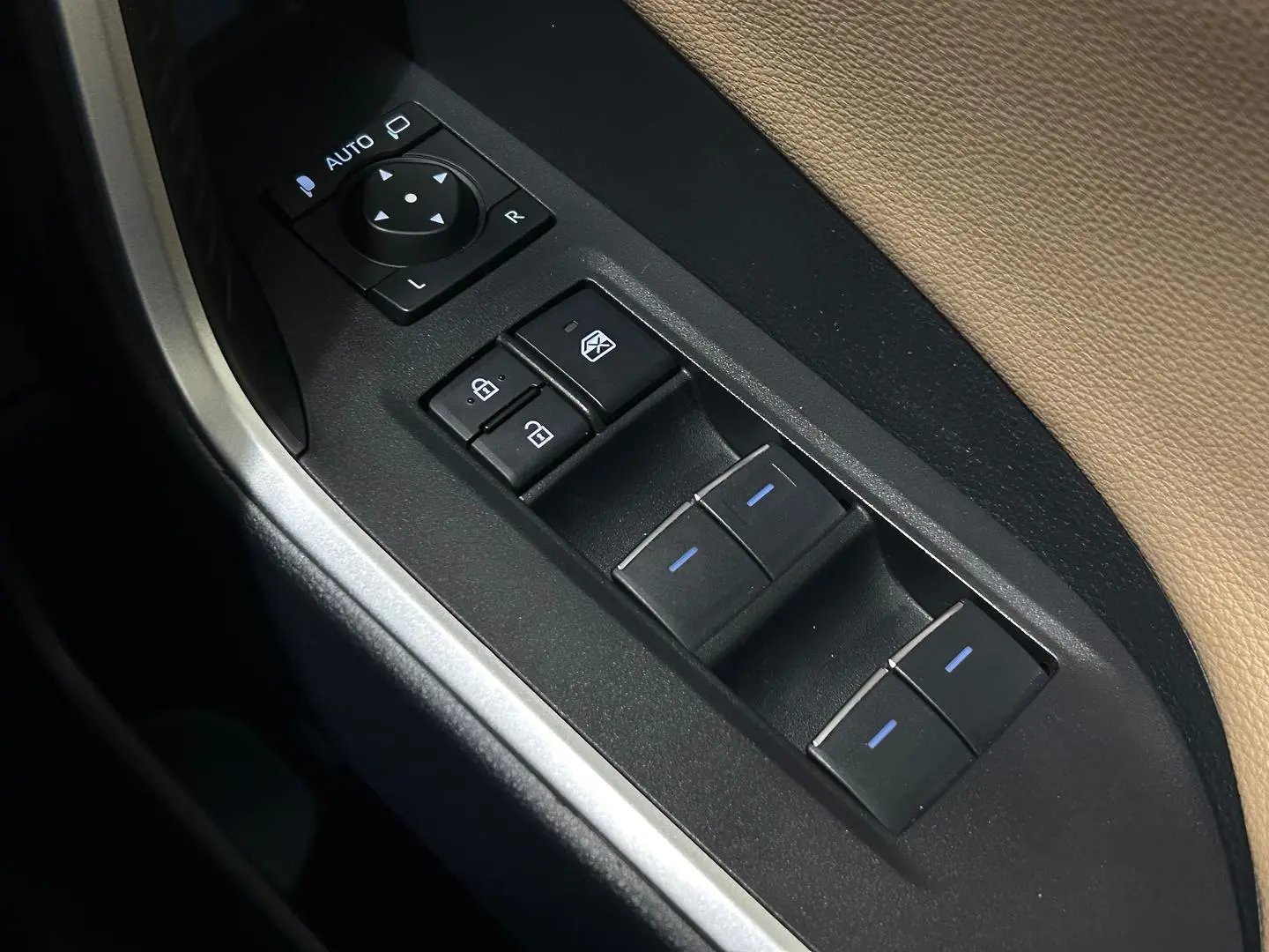 2024 Toyota RAV4 Gallery Image 22