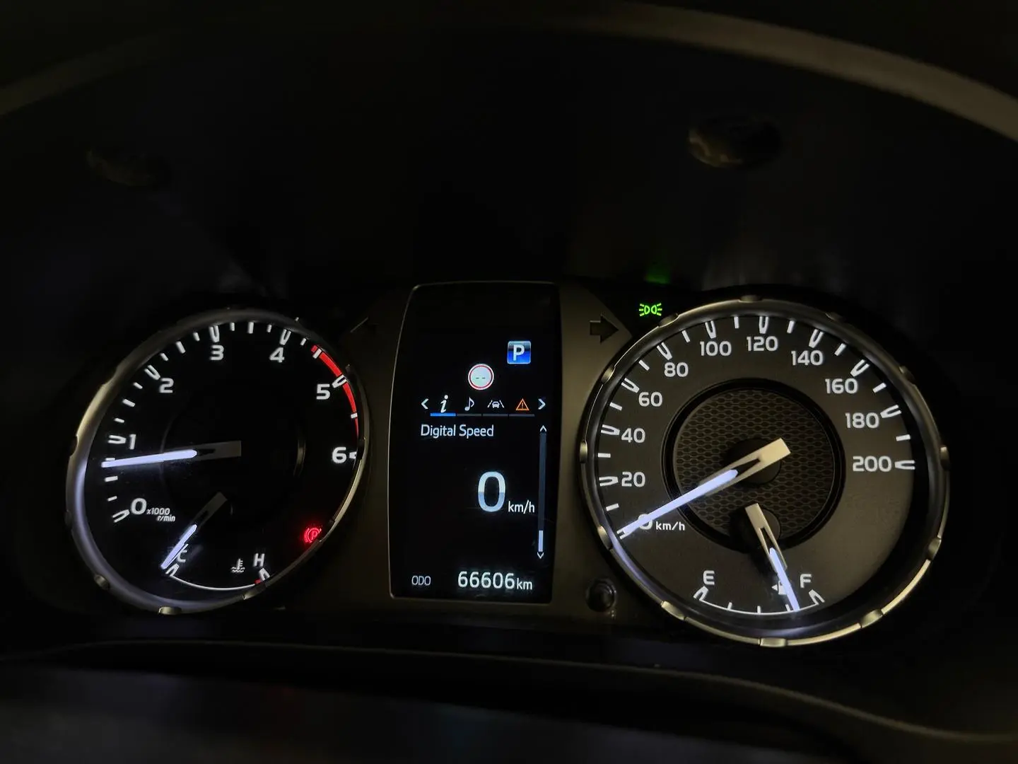 2022 Toyota Hilux Gallery Image 24