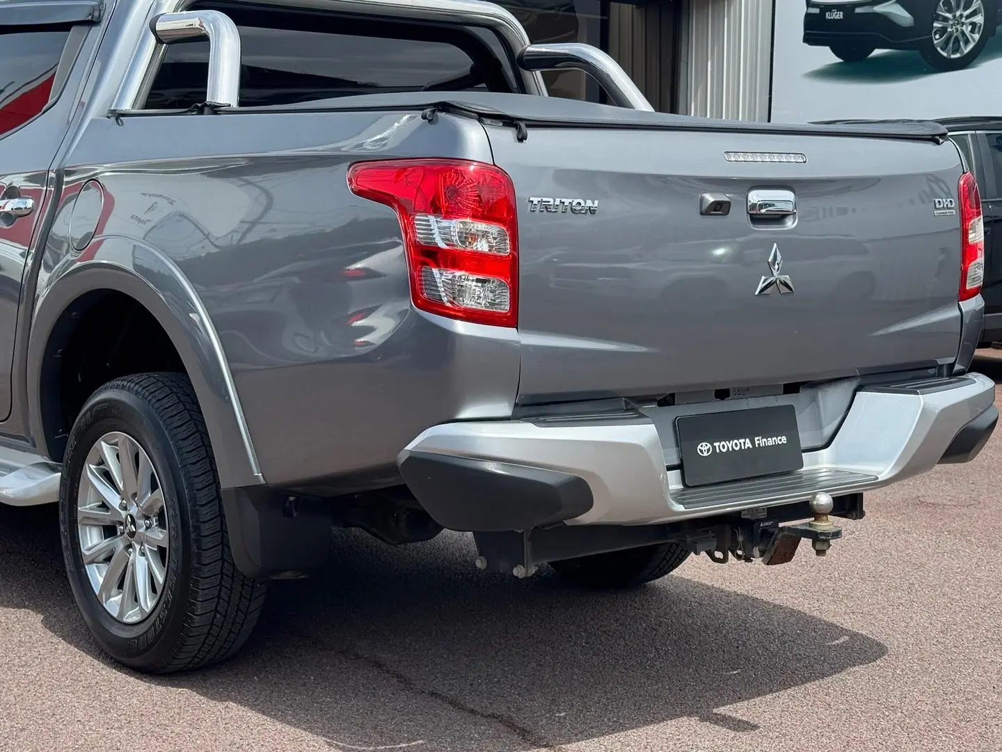 2017 Mitsubishi Triton Gallery Image 8