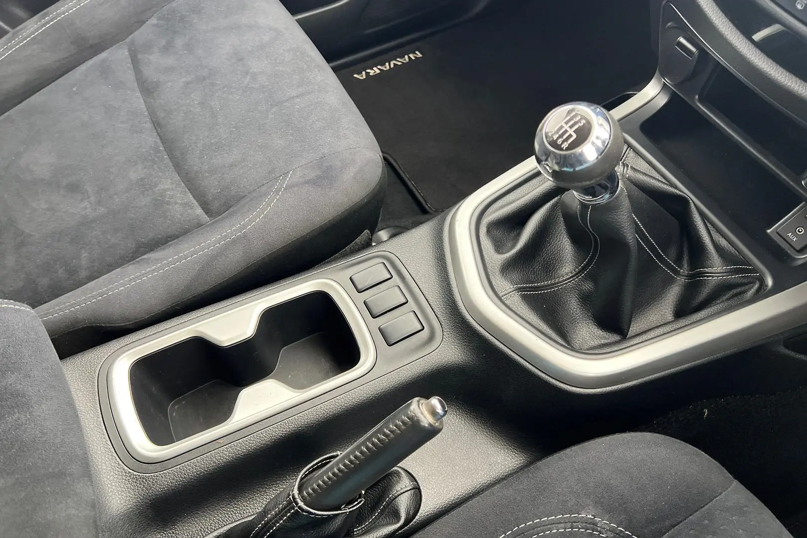 2017 Nissan Navara Gallery Image 13