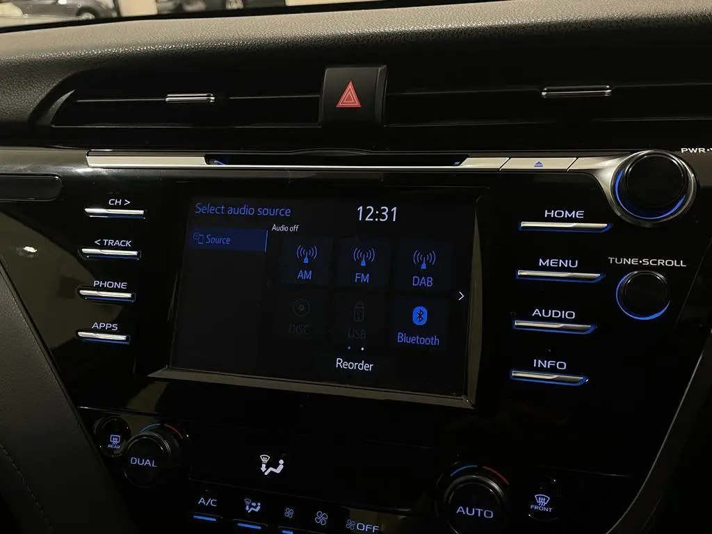 2020 Toyota Camry Gallery Image 19