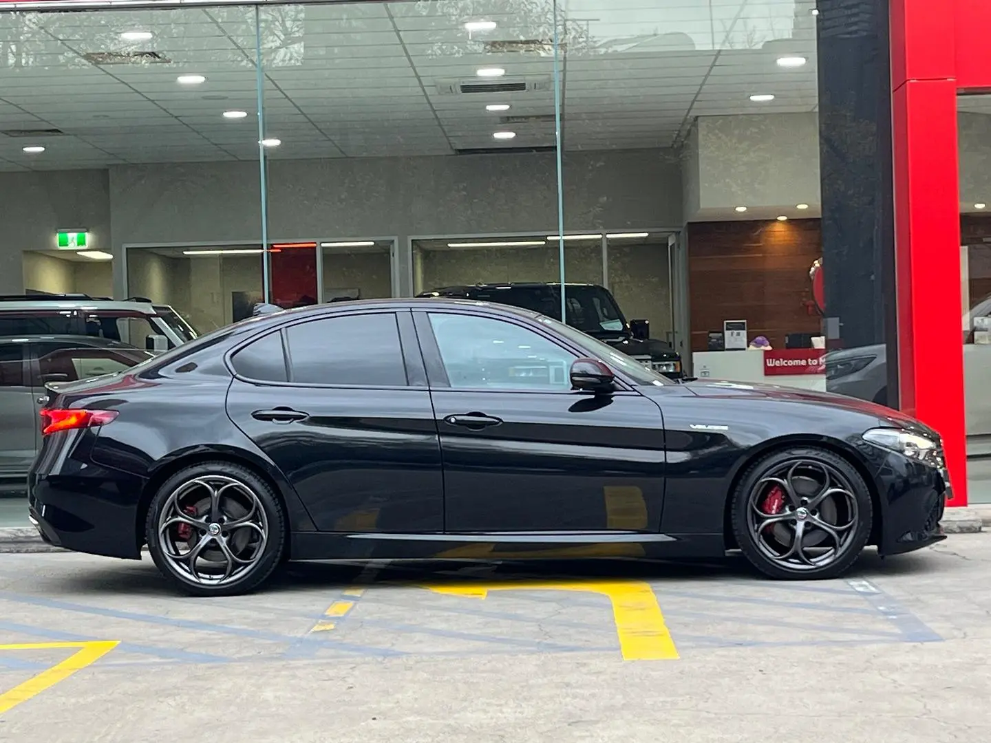 2019 Alfa Romeo Giulia Gallery Image 5
