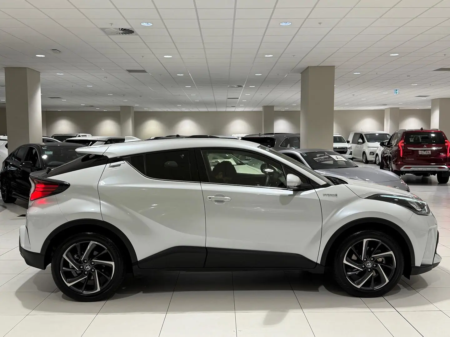2022 Toyota C-HR Gallery Image 2