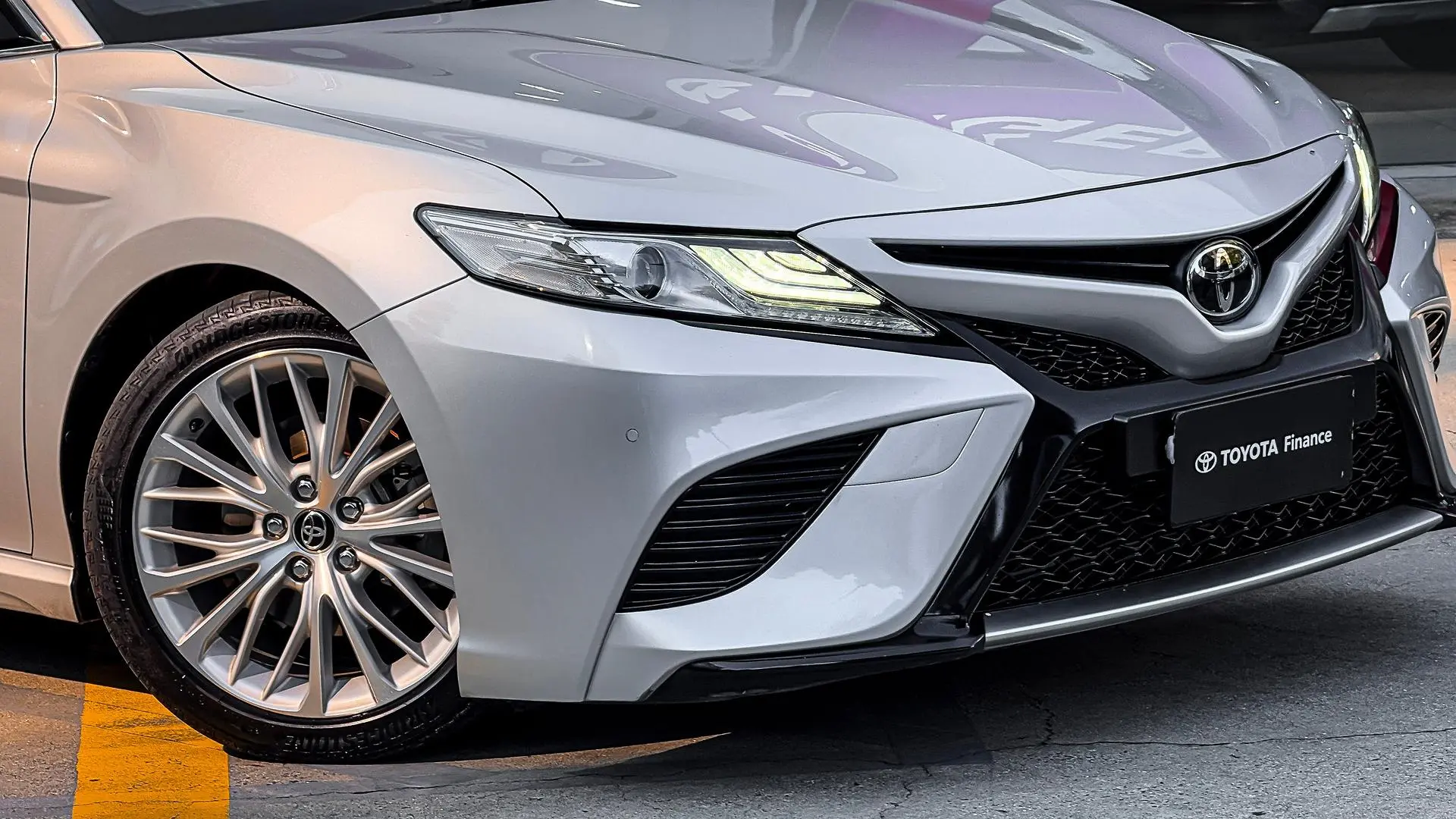 2019 Toyota Camry Gallery Image 5