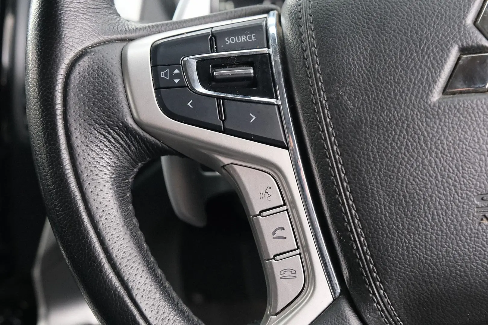 2018 Mitsubishi Pajero Sport Gallery Image 16
