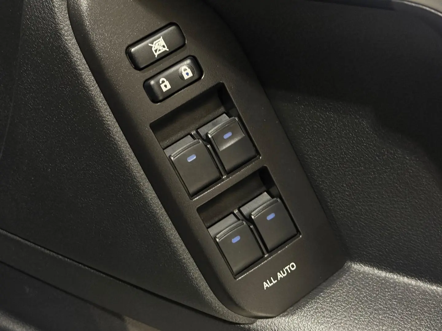 2022 Toyota Landcruiser Prado Gallery Image 13