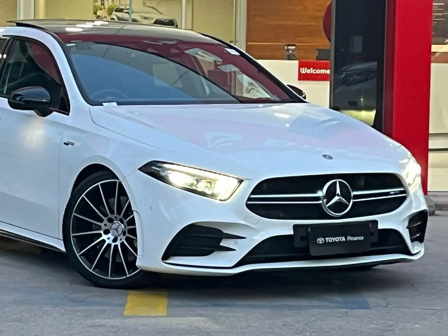 2020 Mercedes-Benz A-Class Gallery Image 3