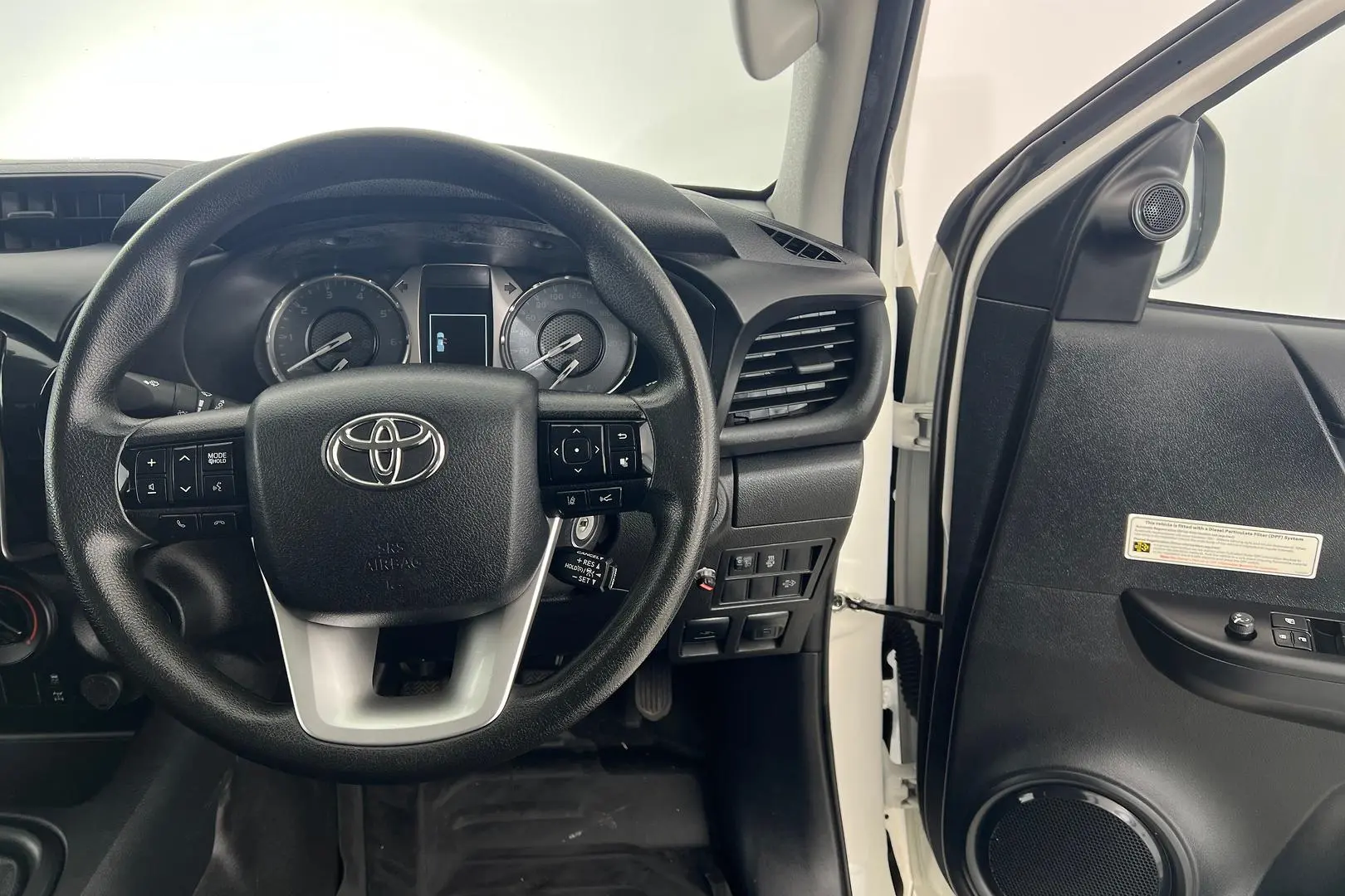 2020 Toyota Hilux Gallery Image 16